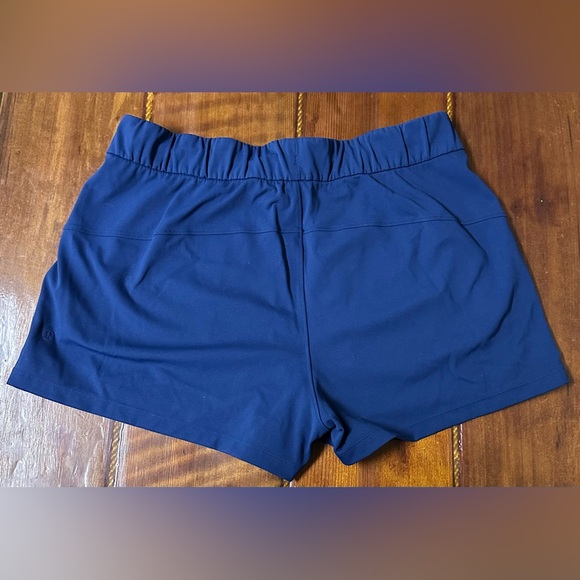 Women's Lululemon On The Fly Short Size 12 - Picture 10 of 14